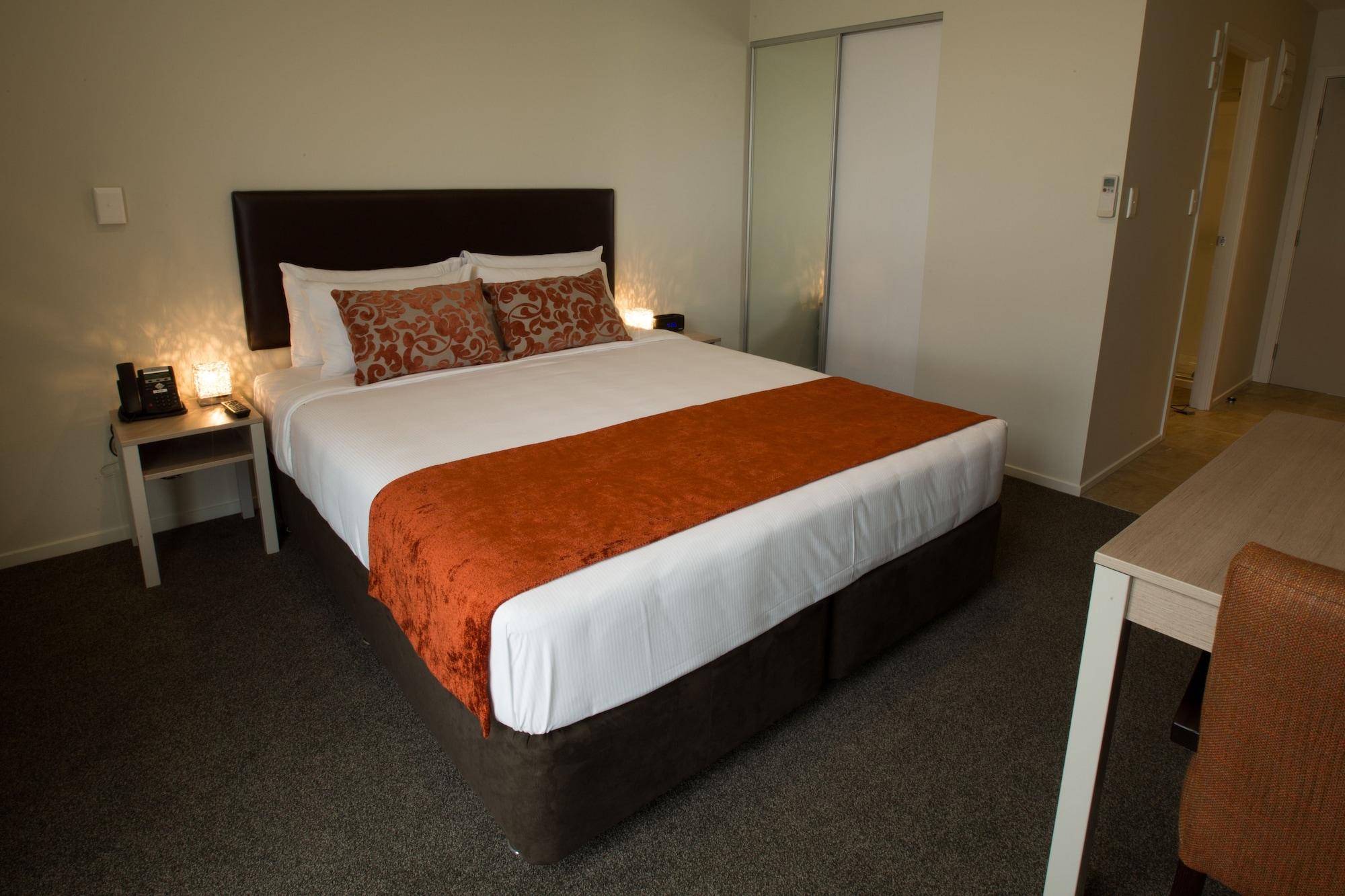 Ramada Suites By Wyndham Christchurch City Exterior foto