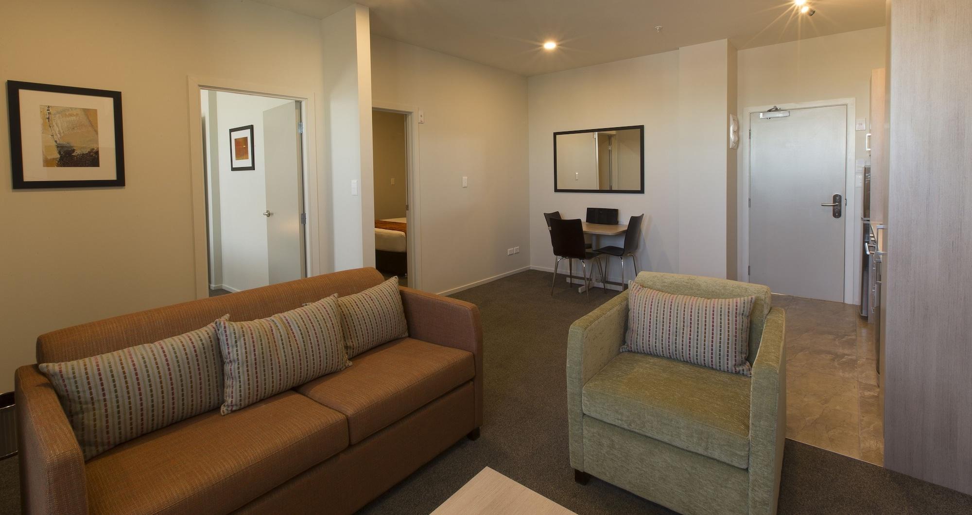 Ramada Suites By Wyndham Christchurch City Exterior foto