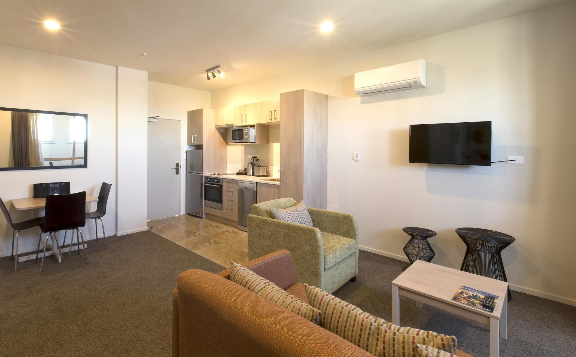 Ramada Suites By Wyndham Christchurch City Exterior foto