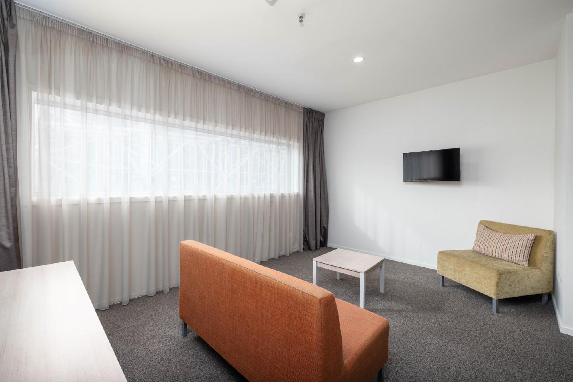 Ramada Suites By Wyndham Christchurch City Exterior foto