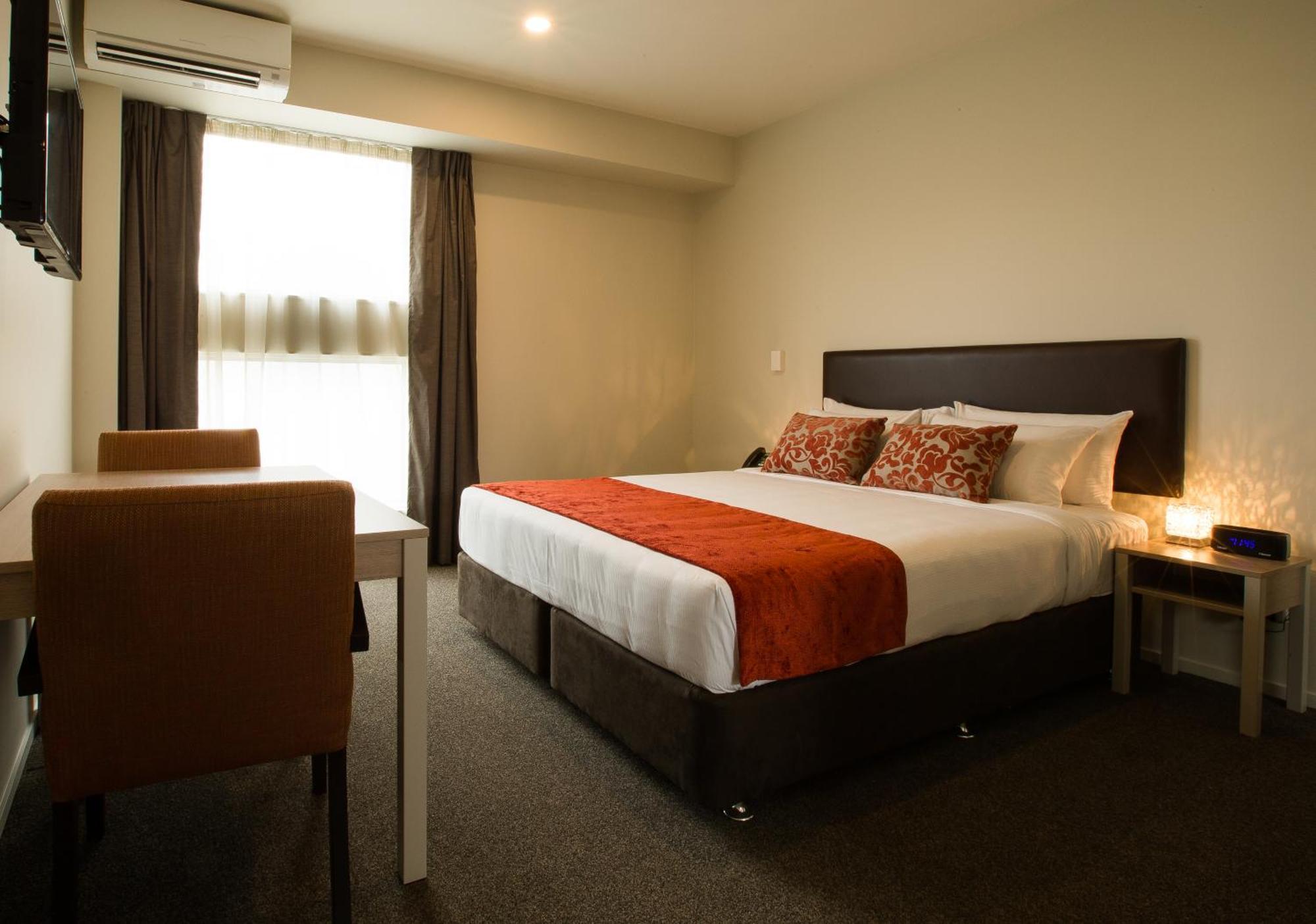 Ramada Suites By Wyndham Christchurch City Exterior foto
