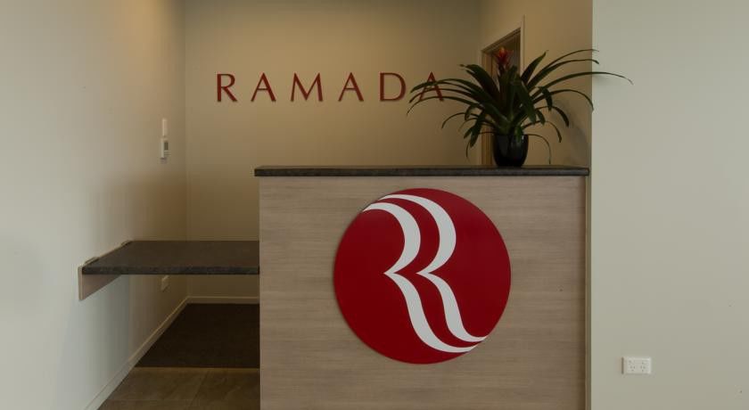 Ramada Suites By Wyndham Christchurch City Exterior foto