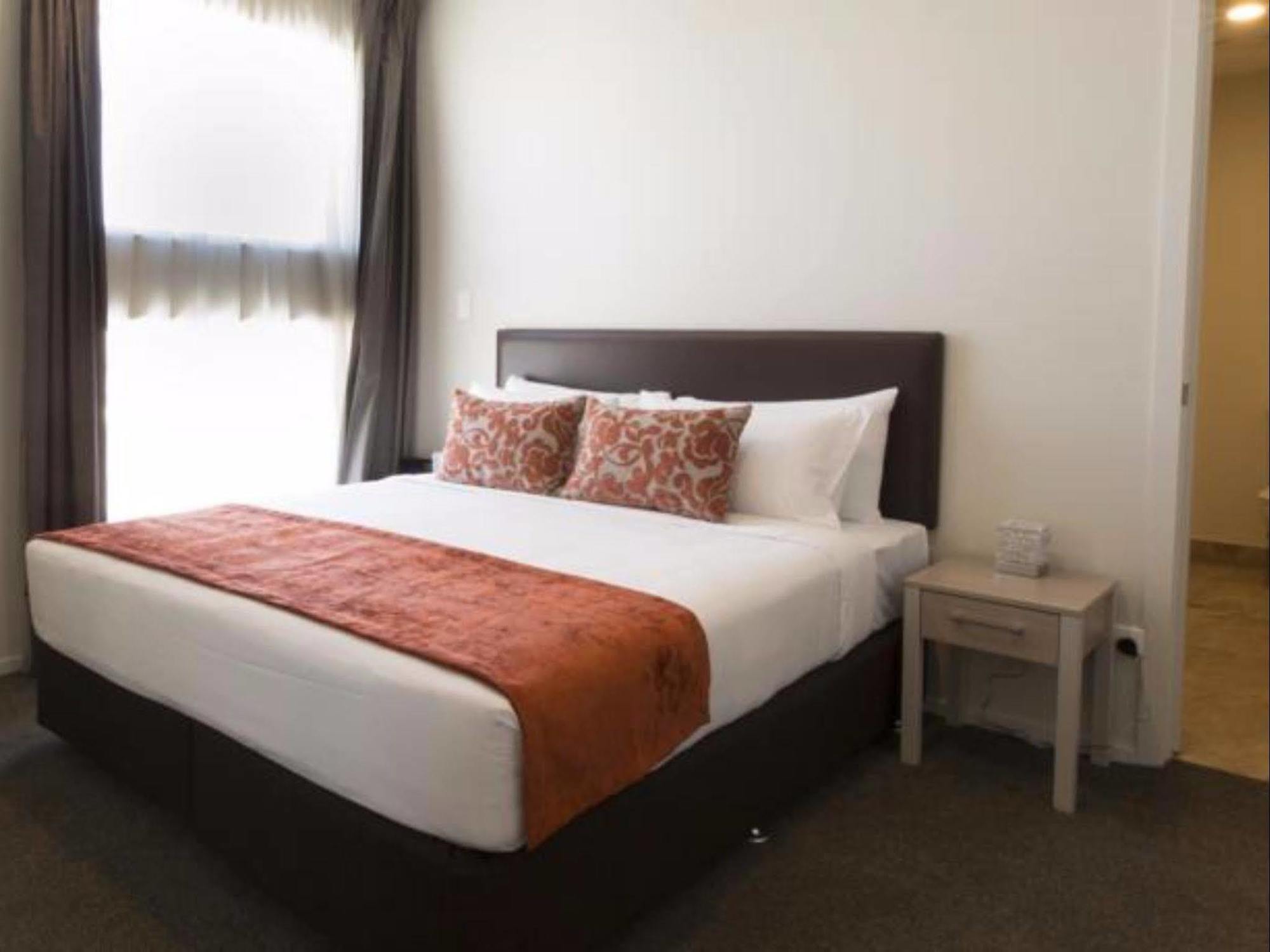 Ramada Suites By Wyndham Christchurch City Exterior foto