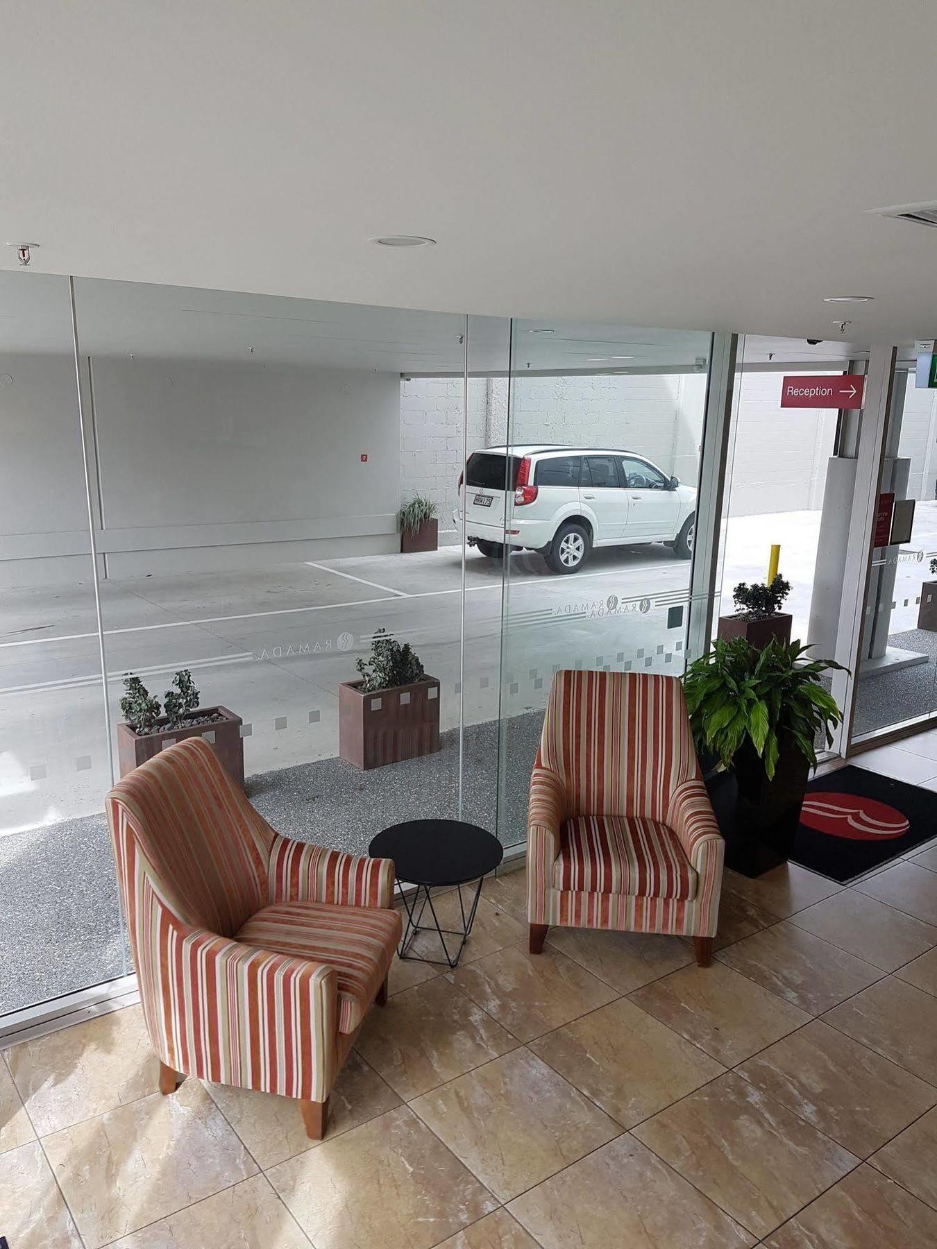 Ramada Suites By Wyndham Christchurch City Exterior foto