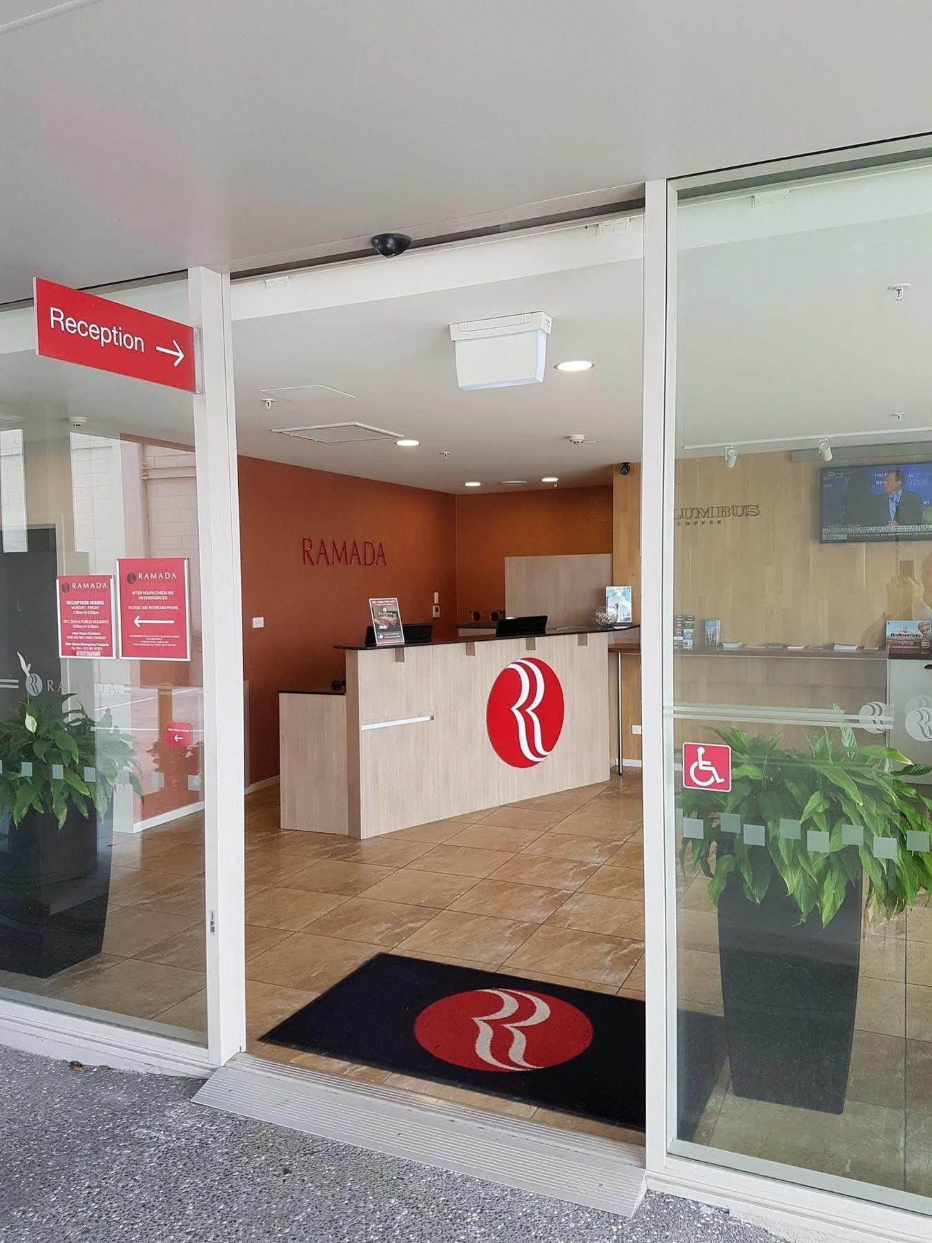 Ramada Suites By Wyndham Christchurch City Exterior foto