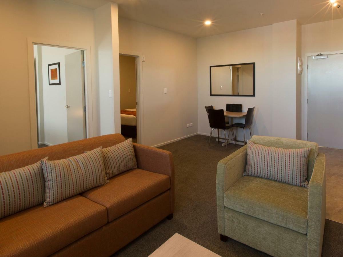 Ramada Suites By Wyndham Christchurch City Exterior foto